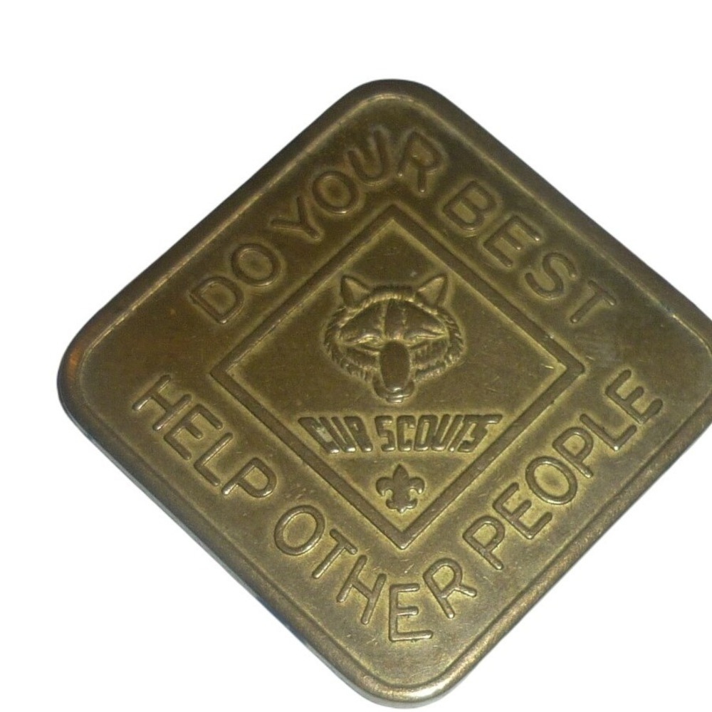 Vintage Cub Scouts Do Your Best Help Other People Brass Pocket Coin Token 1.25in